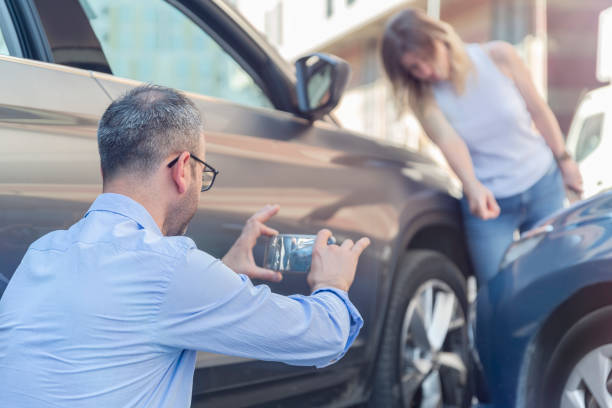 Professional Car Insurance Near Me technician working in Glenview, IL